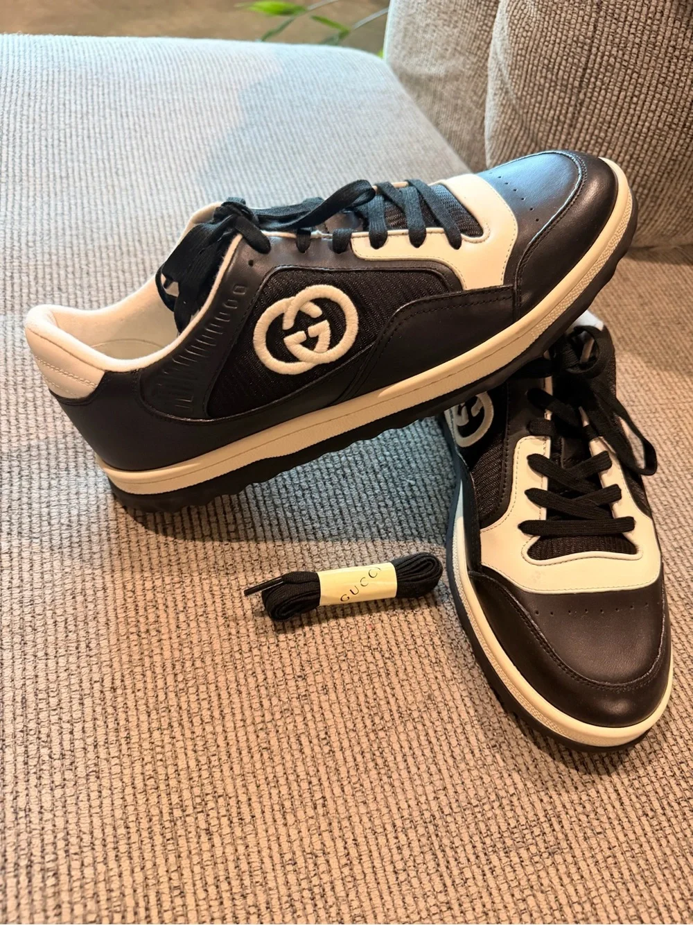 Gucci Men’s MAC80 Black White Logo LowTop Logo Sneakers Extra Gucci Strings Sz 9